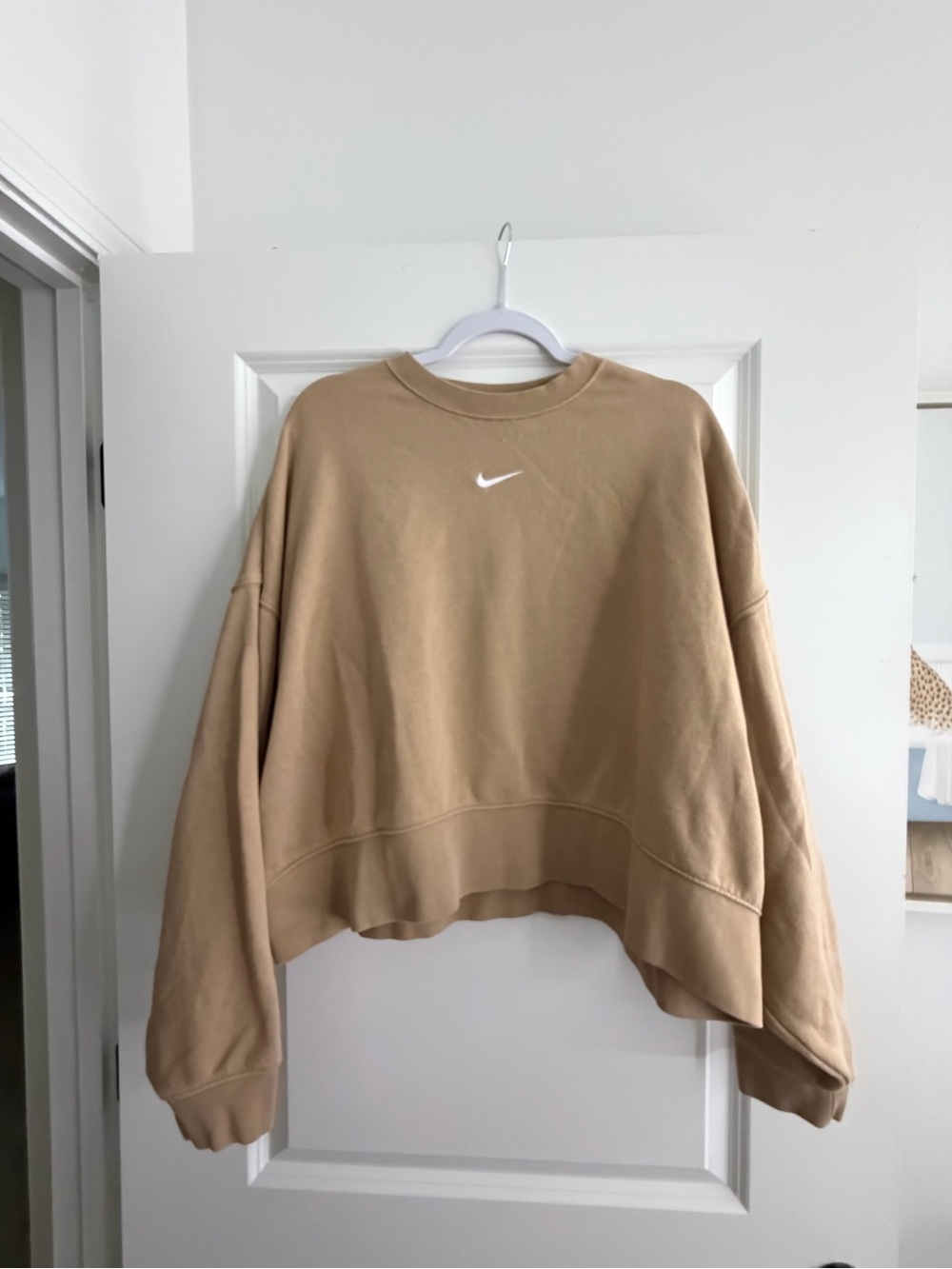 Nike Women's Beige Cropped Crewneck Sweatshirt